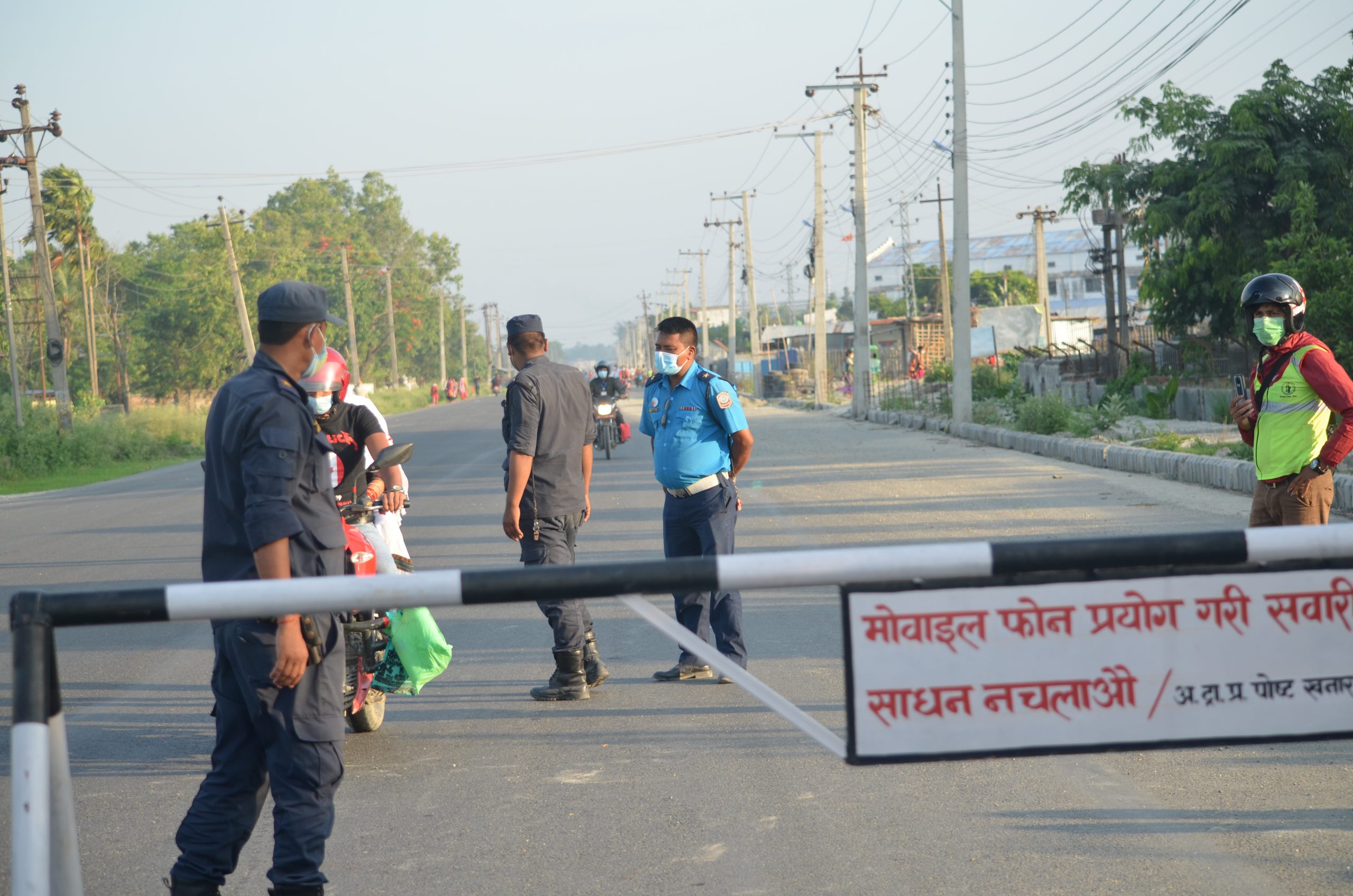 दुहबी र ईटहरीको सिमानामा चेकजाँचमा कडाई (भिडियो सहित)