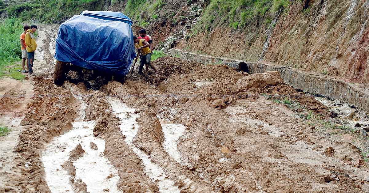 असारे विकास : बजेट बग्दैछ यही हिलोमा