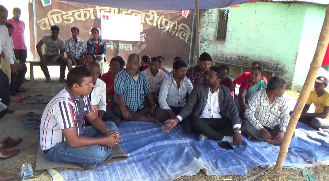 सेवा सुविधाको माग गर्दै चण्डिका डिस्टिलरीका मजदुर धर्नामा